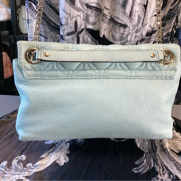Kate Spade mint green quilted crossbody bag with silver chains and turn lock - Picture 4 of 14